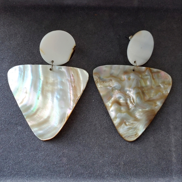 3/30❗️REAL Mother Of Pearl Vintage Earrings ~ Vintage Jewelry ~ MOP - Picture 1 of 7
